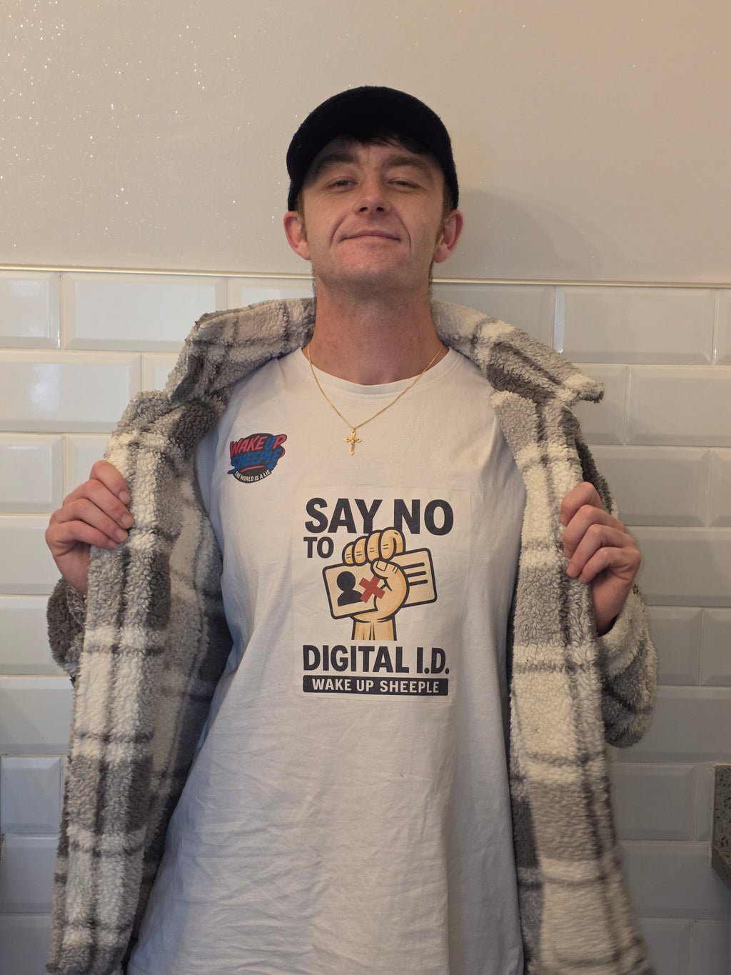 T-Shirt -NO DIGITAL I.D.