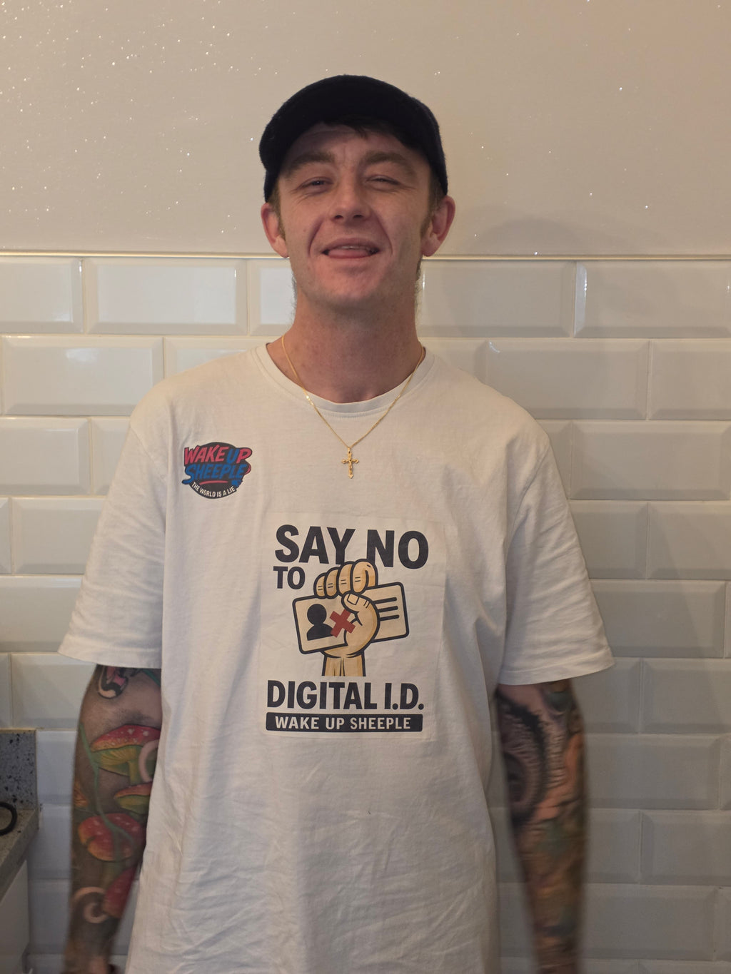 T-Shirt -NO DIGITAL I.D.